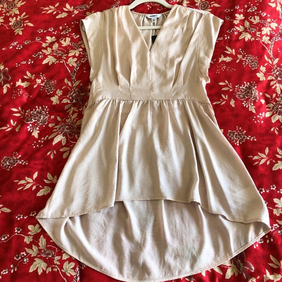 Satin V-Neck Hi-Lo Cream Tunic Blouse *NEW WITH TAGS* - Picture 9 of 16